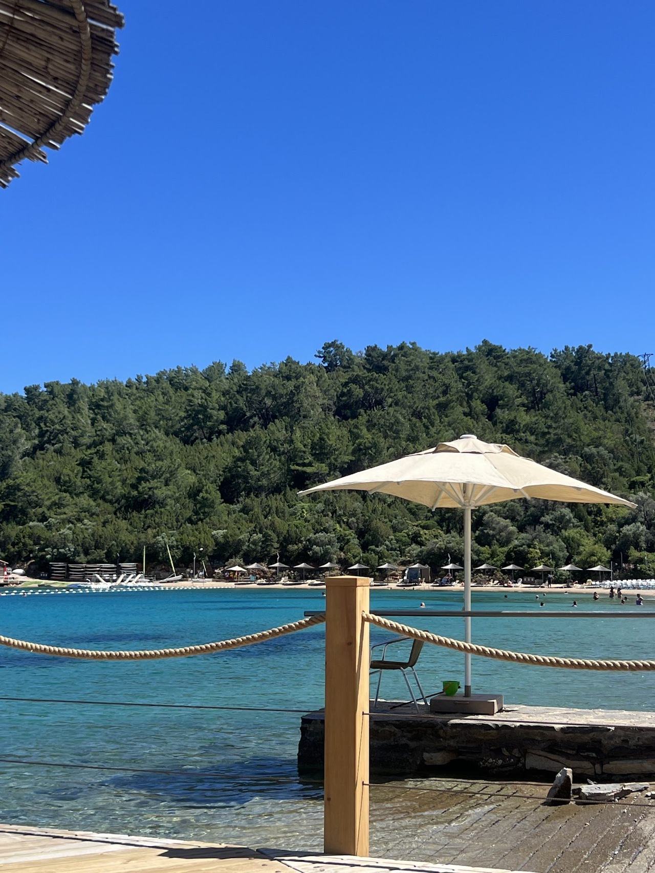 The long sandy beach and bay at Sea Garden Bodrum in Yaliciftlik