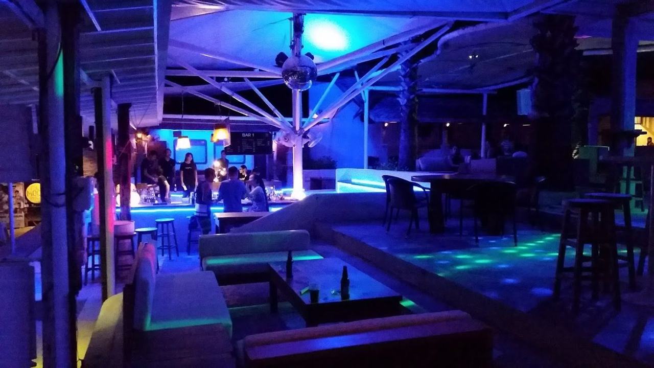 Multi level beach club with a pool on Chaweng Beach, Koh Samui