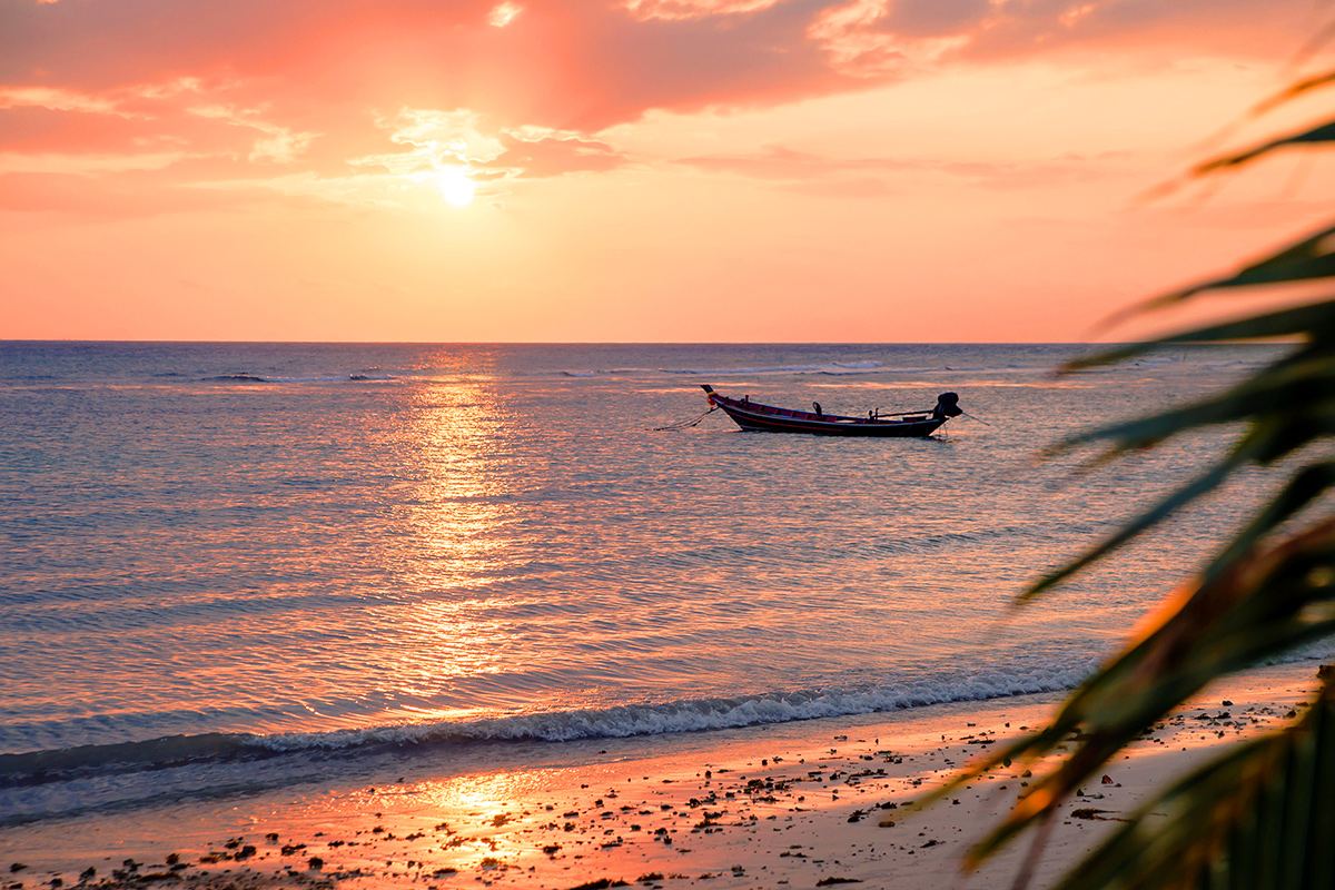 The long west facing bay and gentle water of Haad Yao on the west coast of Koh Phangan