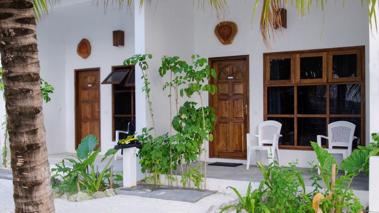 The dry northeast monsoon brings calm, clear lagoons and reliable sun, making January the peak of the Maldivian season.