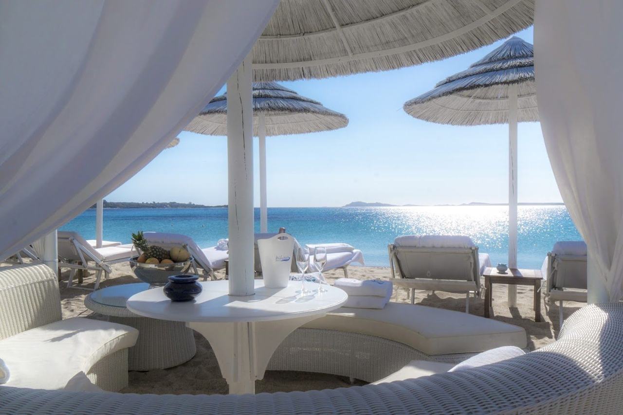 Beach club daybeds in Sardinia and Sicily