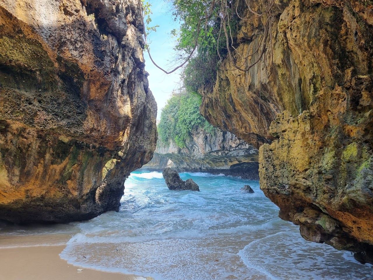 Suluban, ranked for watersports at Uluwatu, Bali