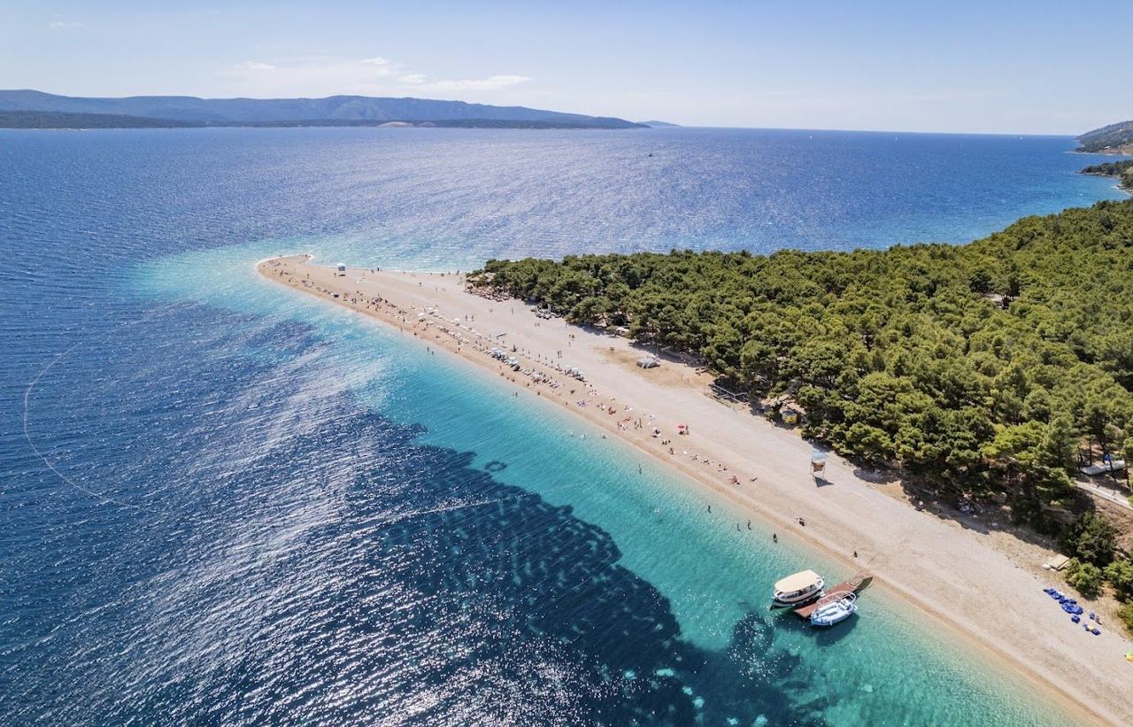 The shifting horn of Zlatni Rat shingle beach at Bol on Brac